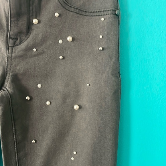 1822 Denim Pearl beaded Ankle Skinny Jeans. NWT. - Picture 5 of 6